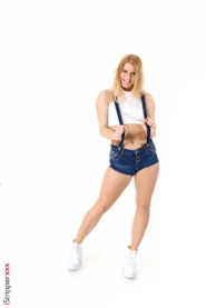 Chrissy Fox sexy show